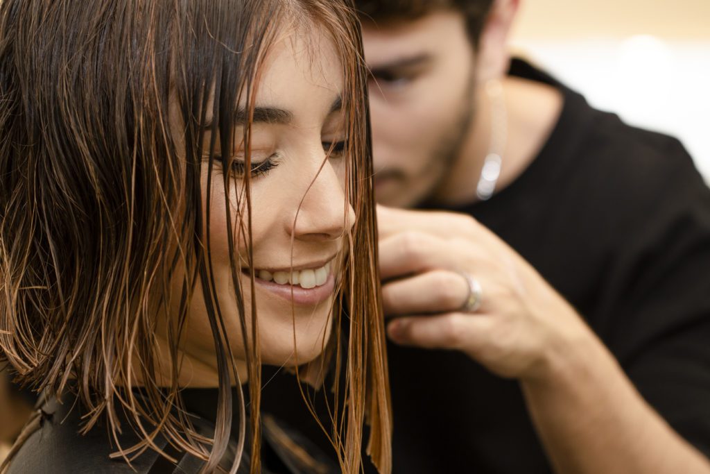 foto sorriso cliente alexim parrucchieri