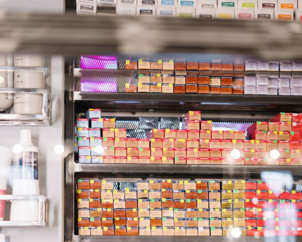 prodotti magazzino foto parrucchieri