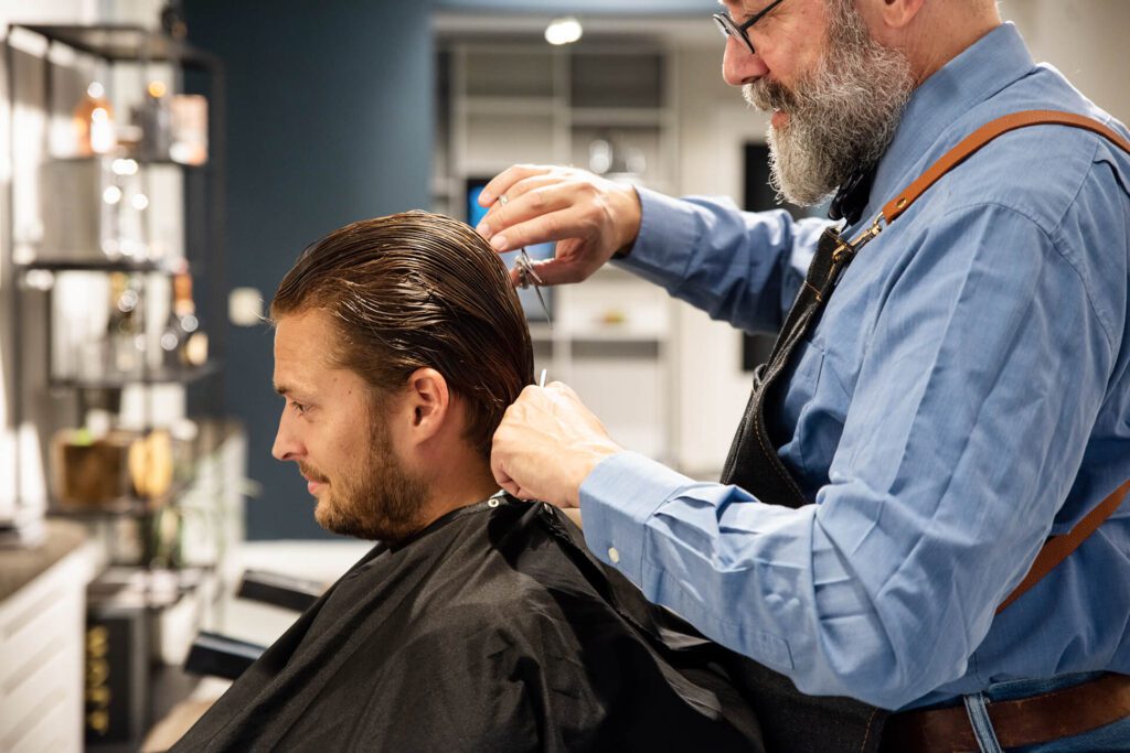 app per parrucchieri in salone taglio uomo