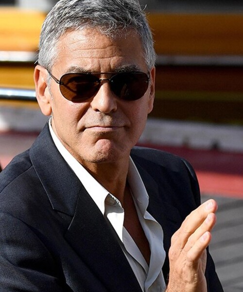 capelli bianchi uomo corti